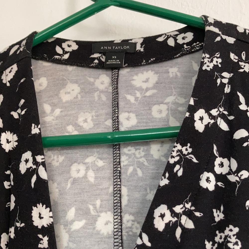 NWOT Ann Taylor Wrap Top - super soft - Picture 3 of 6